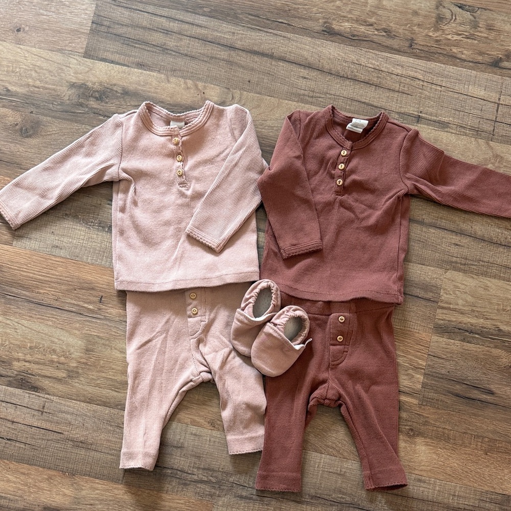 Bundle of Ribbed Sets in Light Pink and Brownish Pink & Pair of Baby Slippers